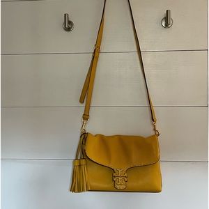 Like New Tory Burch McGraw Foldover Crossbody in Daylily yellow